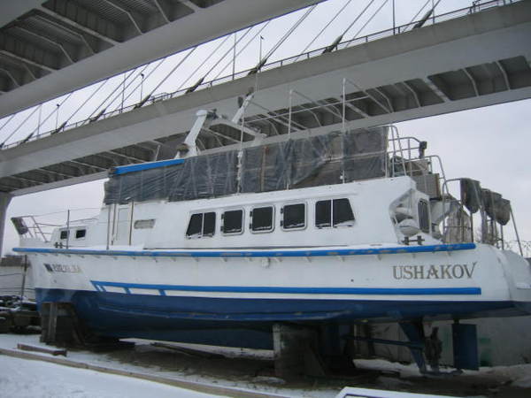 4-х местные яхты в москве с парусом и мотором